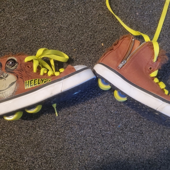 Kids Heelys size YTH 13C - Picture 4 of 4